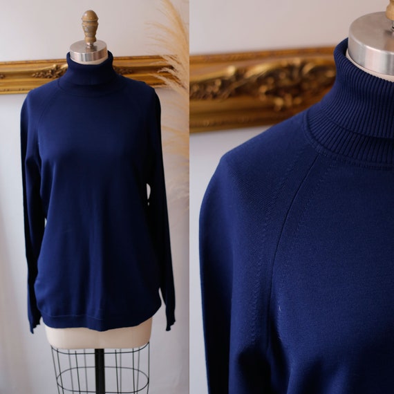 1970s navy blue turtleneck // 1970s navy blue swea