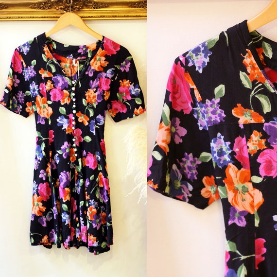 1980s short sleeve floral romper // 1980s floral r