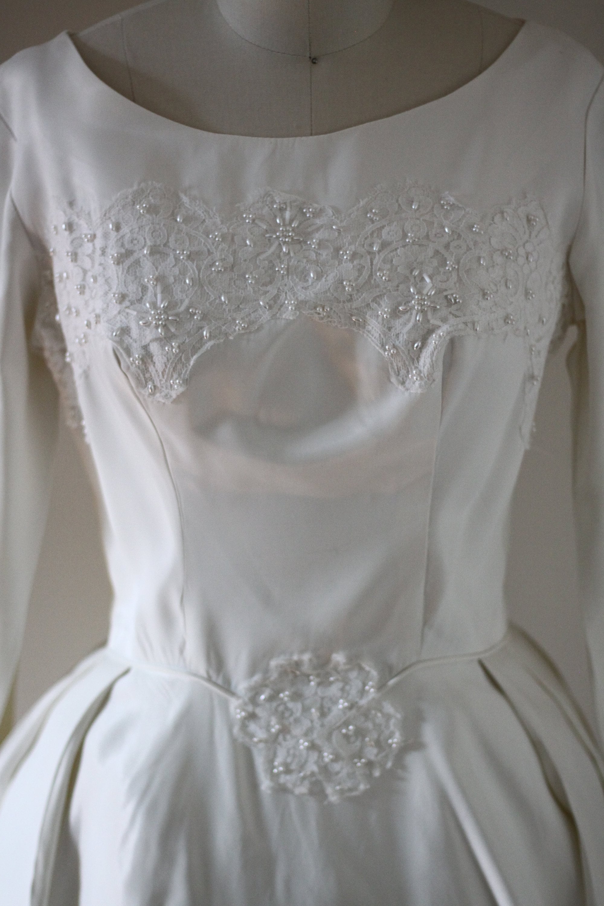 1960s white pearl applique wedding dress // 1960s wedding