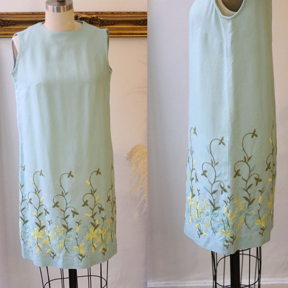1960s soft blue shift dress // 1960s floral dress