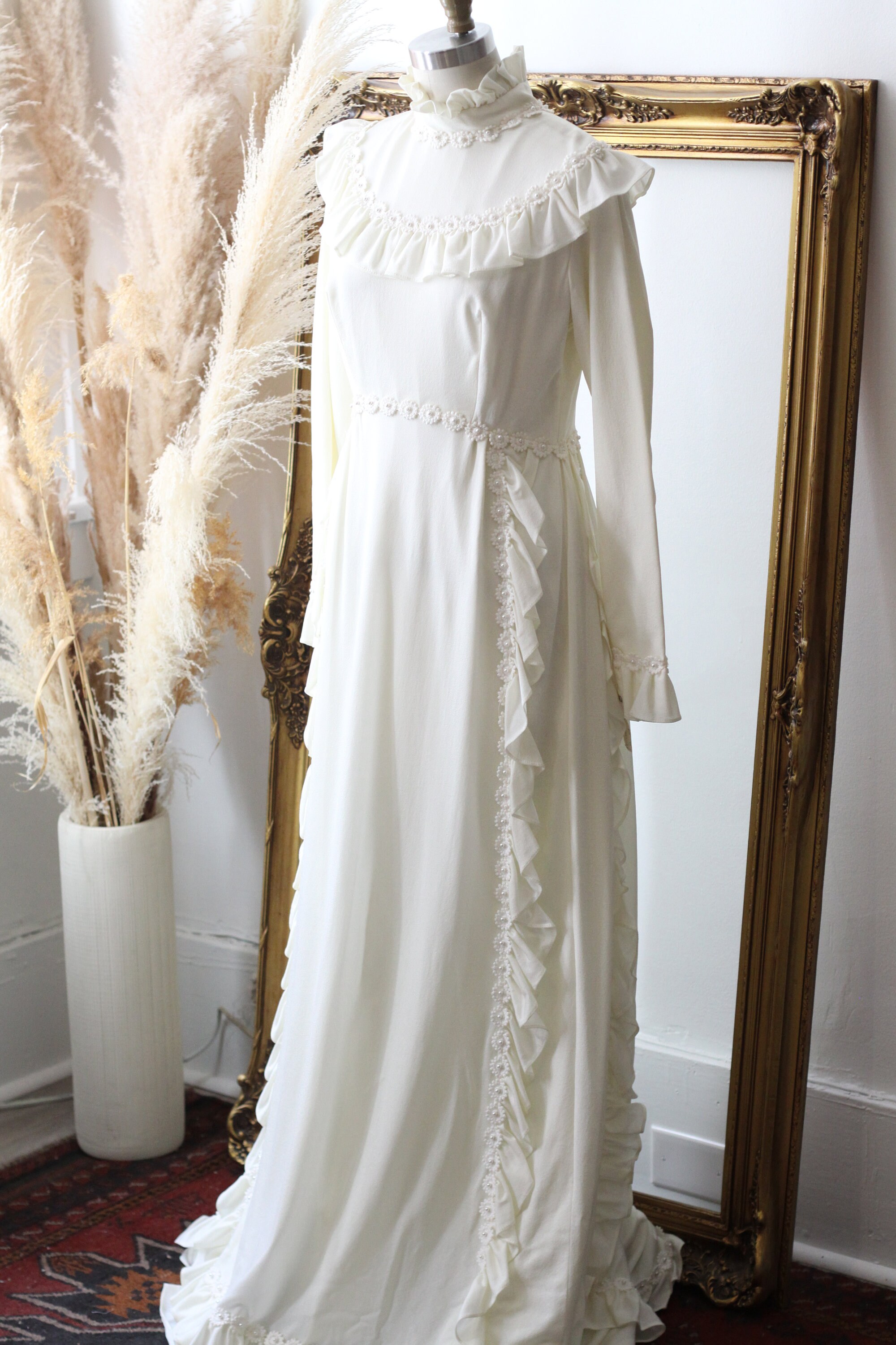 1970s long sleeve ruffle wedding dress // 1970s ruffle