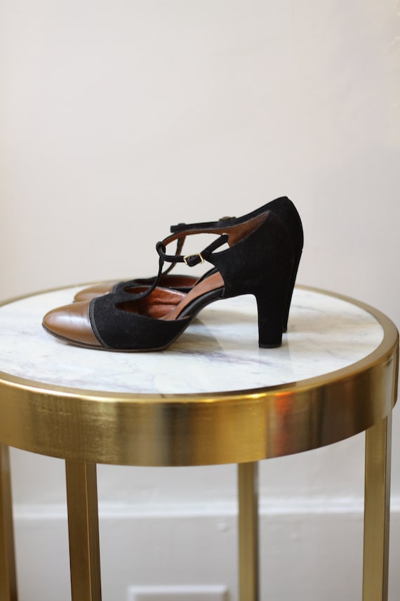 1960s t-strap shoes // 1960s t-strap high heels//