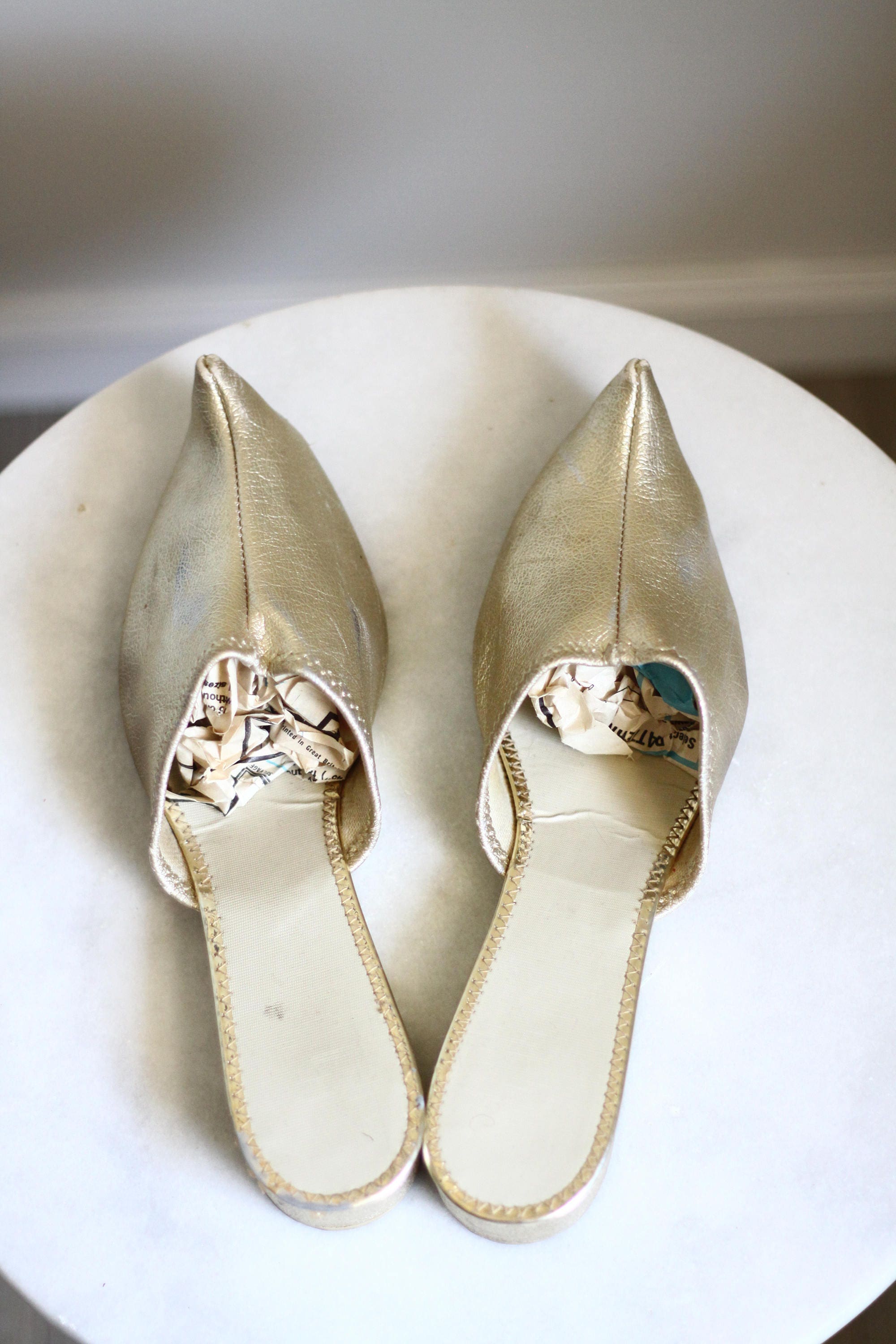 1970s gold genie shoes // gold slippers // vintage slippers