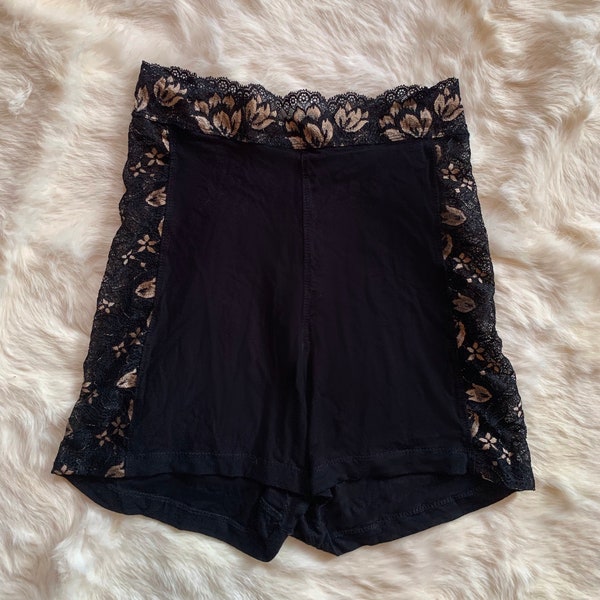 Highwaisted Black Bamboo & Lace Lingerie Shorts