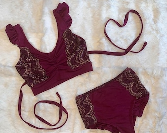 Conjunto de bambú y encaje: top de bambú con volantes y braguita de bambú con flequillo