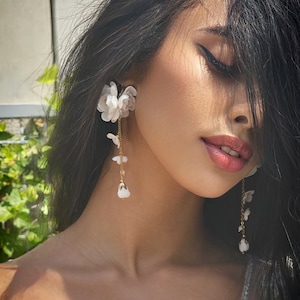 Bridal White Flower Earrings, Floral Wedding Earrings, Wedding Flower Earrings, Bridal White Dangle Earrings, Handmade Flower Earrings