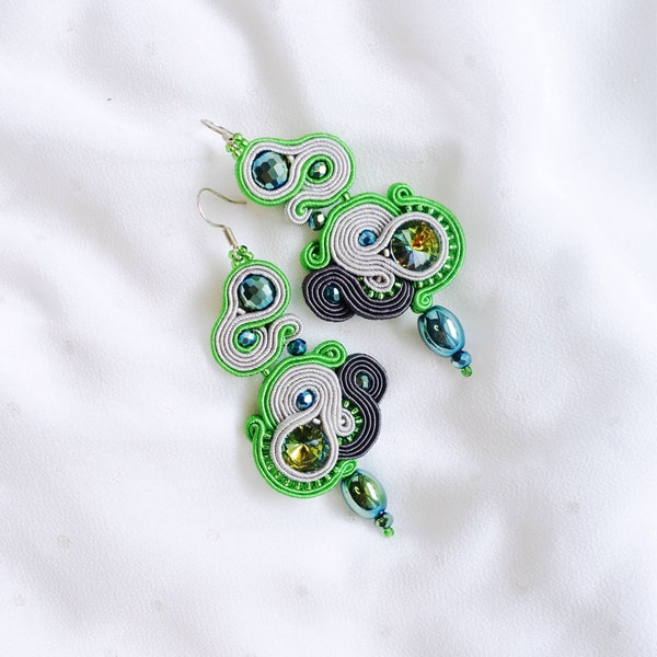 Orecchini Soutache verdi, orecchini fatti a mano, orecchini penzoloni, eleganti gioielli in cristallo, orecchini di perline, regalo migliore amico, idea regalo di compleanno