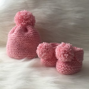 Newborn Booties, Baby Hospital Hat, Pompom Baby Shoes, Baby Ankle Booties, Newborn Girl Hat, Newborn Pompom Shoes, Hospital Outfit image 8