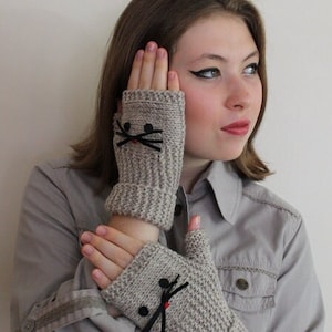 Valentines Gifts For Her, Beige Cat Gloves, Knit Winter Gloves, Driving Gloves Women, Knit Cat Accessories, Wrist Warmers, Warm Cozy Mittens image 1