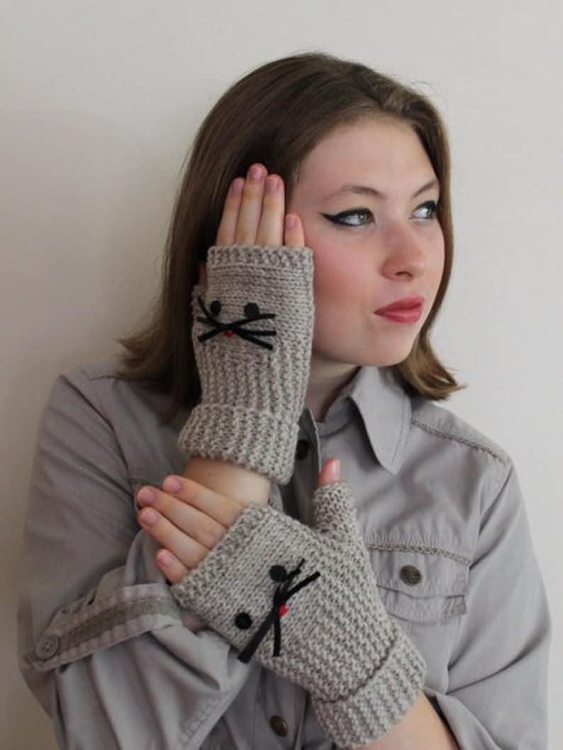 Valentines Gifts For Her, Beige Cat Gloves, Knit Winter Gloves, Driving Gloves Women, Knit Cat Accessories, Wrist Warmers, Warm Cozy Mittens image 1