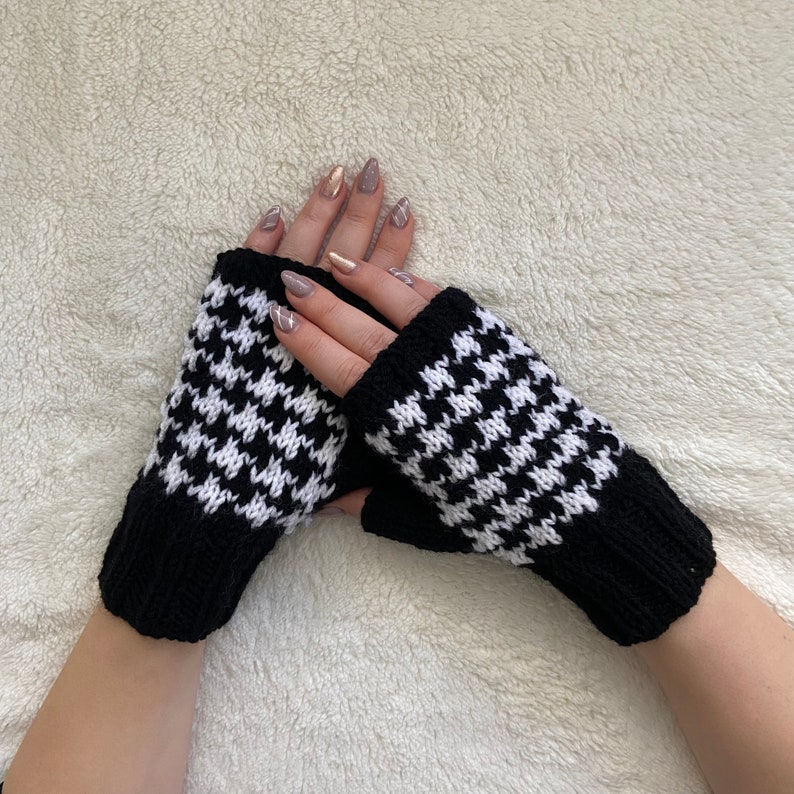 Black Houndstooth Gloves, Black and white gloves, Fingerless Gloves Driving Hand Wear, Women Warm Gloves, Classic Houndstooth, Winter Cuff image 2