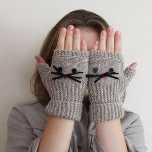 Valentines Gifts For Her, Beige Cat Gloves, Knit Winter Gloves, Driving Gloves Women, Knit Cat Accessories, Wrist Warmers, Warm Cozy Mittens image 2