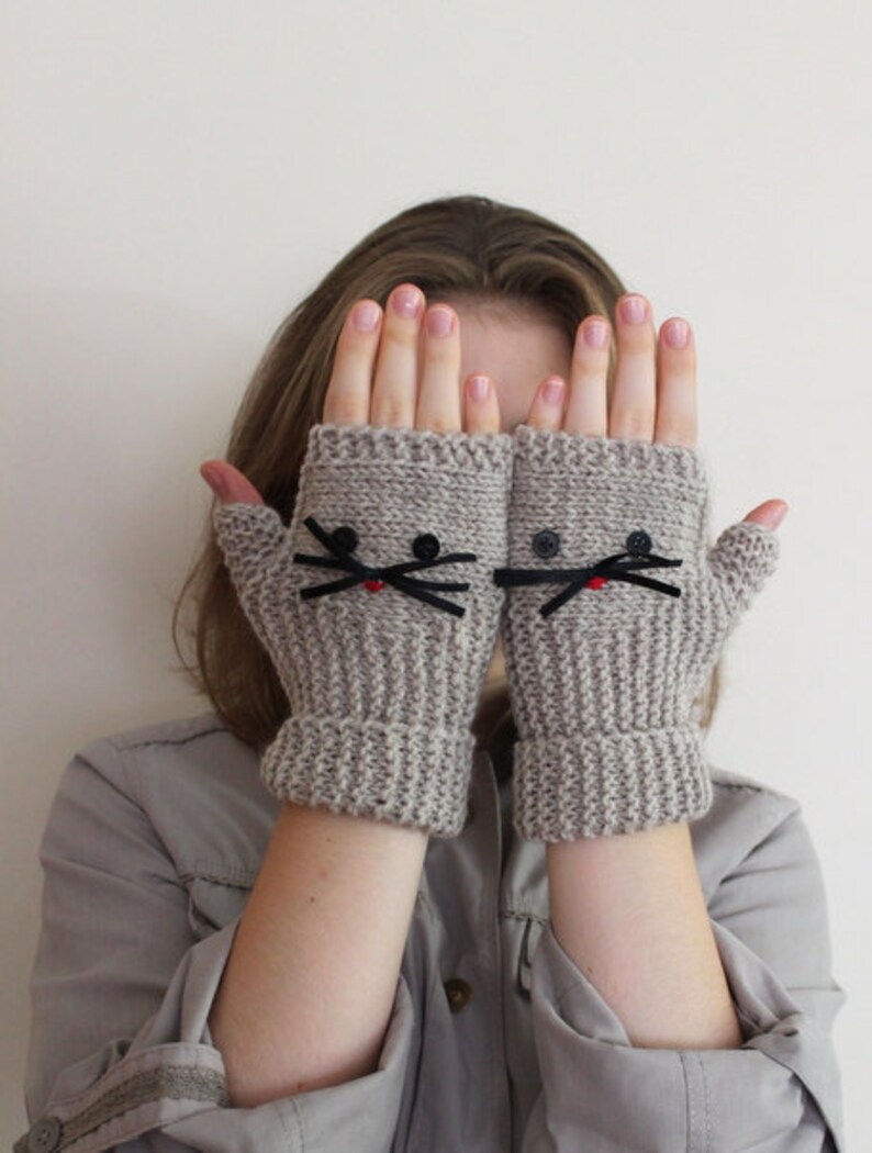 Valentines Gifts For Her, Beige Cat Gloves, Knit Winter Gloves, Driving Gloves Women, Knit Cat Accessories, Wrist Warmers, Warm Cozy Mittens image 2