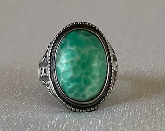 Astonishing Vintage Art Deco Green Mottled Peking Glass Faux Jade Cabochon Sterling Silver Ring Size 4.5