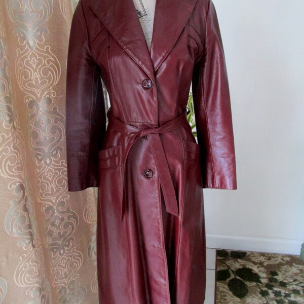 Splendid Vintage 1970's Long Burgundy Cuir Leather Trench Coat Made by Opera Made in Canada Size 6/S