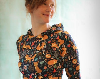 Zomertrui voor dames, marineblauw met vossen en bloemen, nauwsluitende snit, met capuchon, dameshoodie van lichte eco-jersey