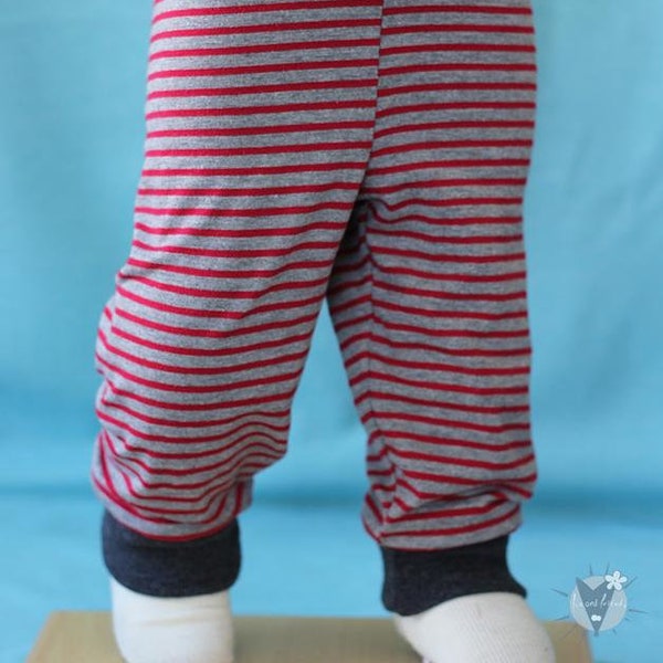 Children's leggings, gray and red stripes