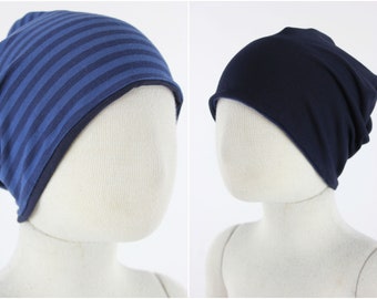 Reversible beanie with blue stripes