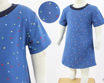 Kinder-Shirtkleid mit bunten Punkten auf blau