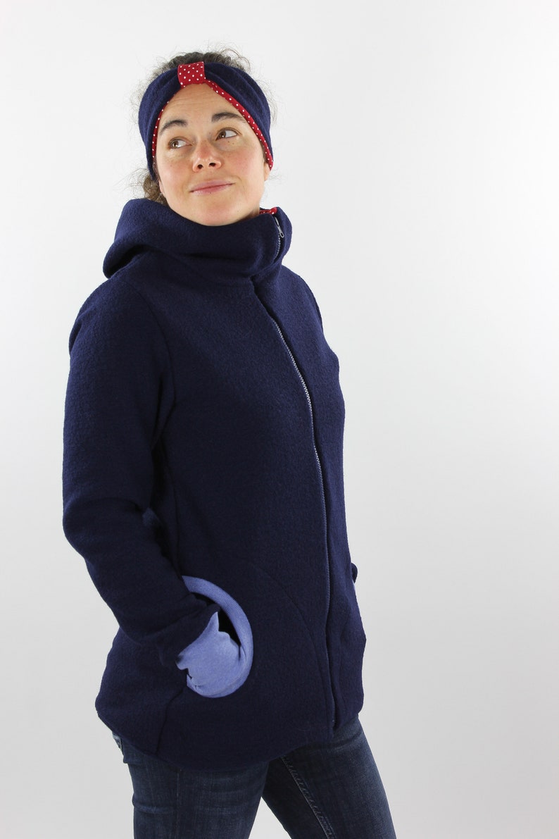 Women/'s wool walk jacket navy blue with dots on red