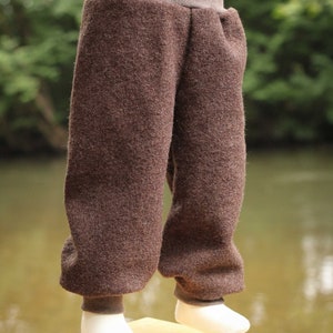 warme Wollhose für Kinder, gemütliche Winterhose aus Wollwalk, Kinderhose aus Schurwolle, wächst lange mit Bild 2