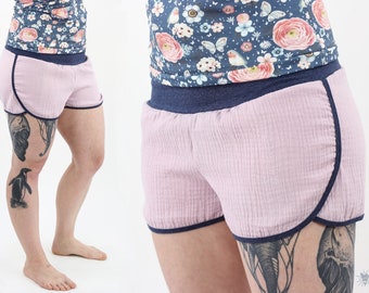 Women's shorts made of old pink muslin
