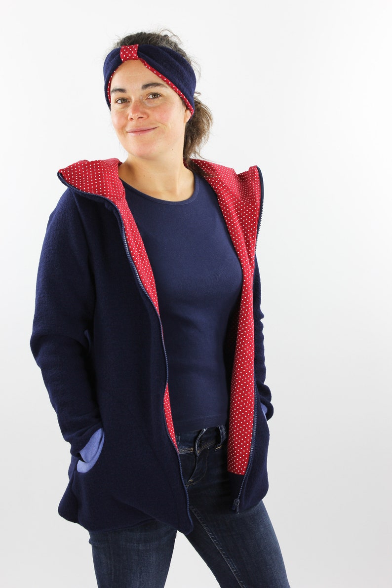 Women/'s wool walk jacket navy blue with dots on red