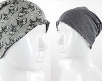 Reversible gray beanie with rabbits
