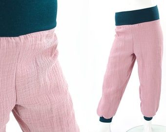 Children's trousers in old pink, dark made of organic muslin