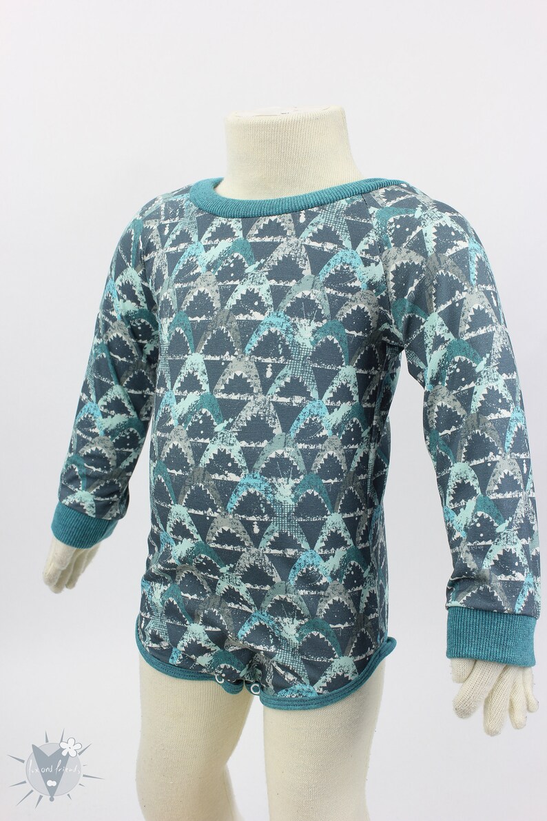 Bodysuit for babies and toddlers grows with made of eco-jersey