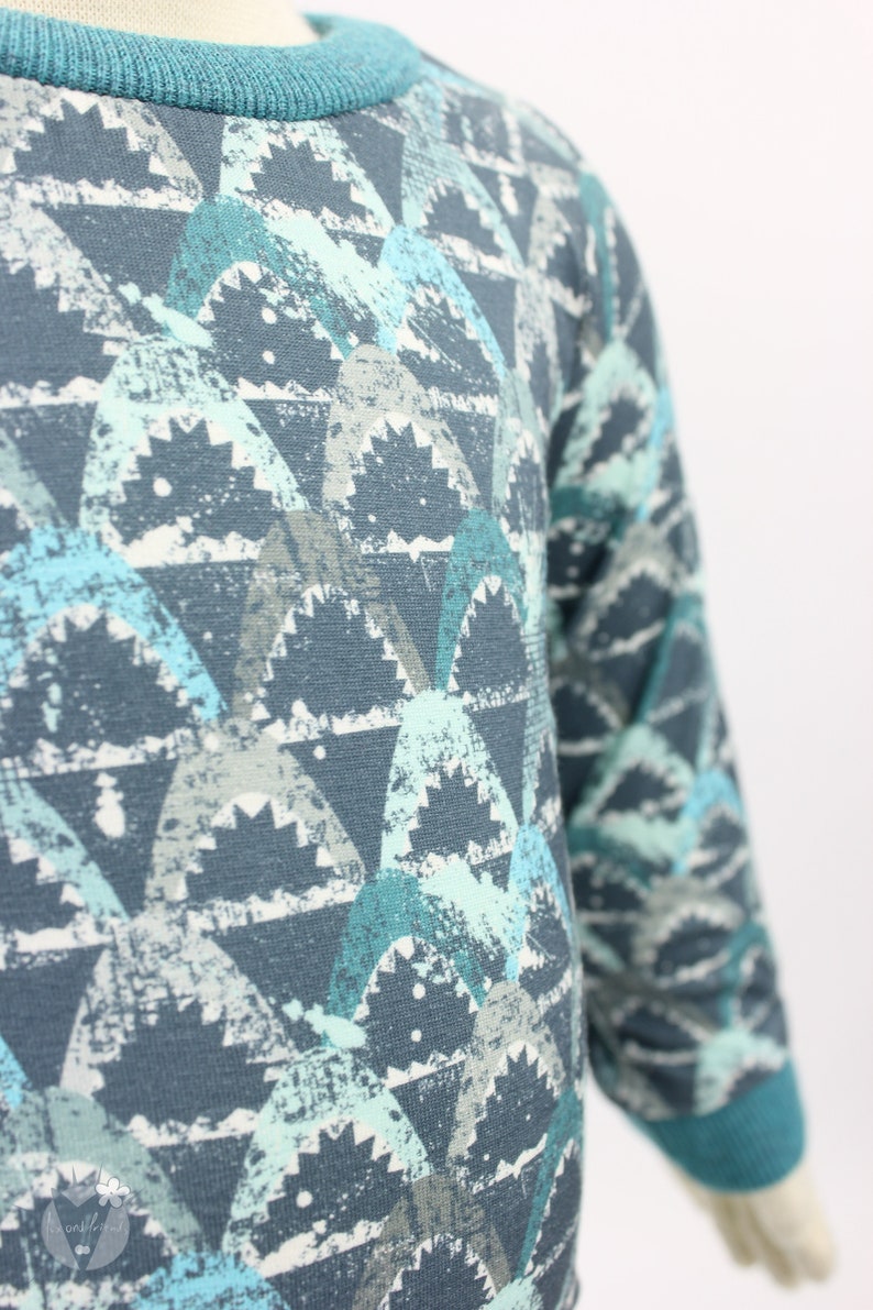 Bodysuit for babies and toddlers grows with made of eco-jersey