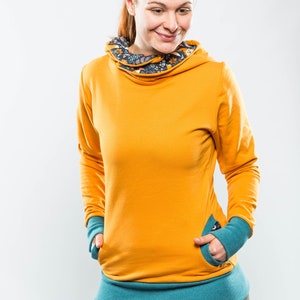gemütlicher Frauen-Kapuzenpulli, vorteilhaft körperbetont, mit Taschen, aus Öko-Sweat, kuscheliger Damen-Hoodie, S-XL, gelb, Mohn-Fuchs Bild 2