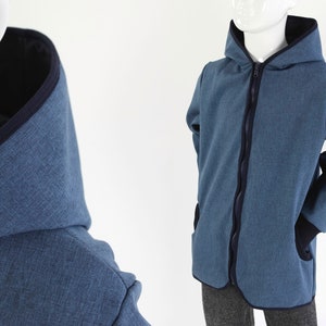 Kinder-Softshelljacke blau meliert und marineblau, mit Kapuze und Taschen
