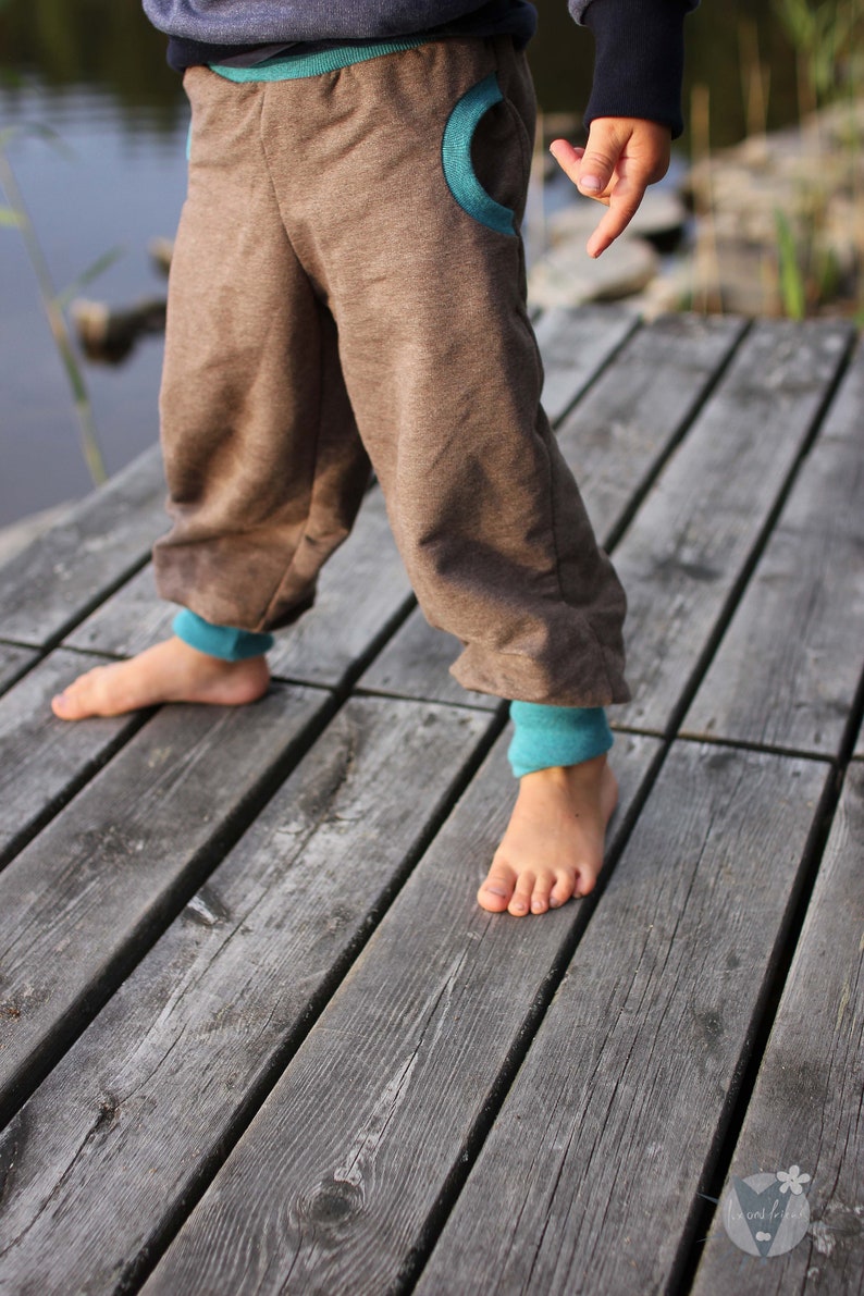 Tobehose für Kinder und Babys, mit Taschen, Kinderhose für Herbst und Winter aus Öko-Sweat, wächst lange mit Bild 3