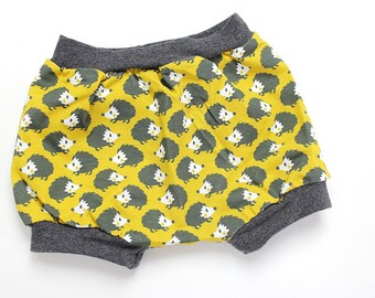 Yellow panties with hedgehogs, approx. 1 to 6 years