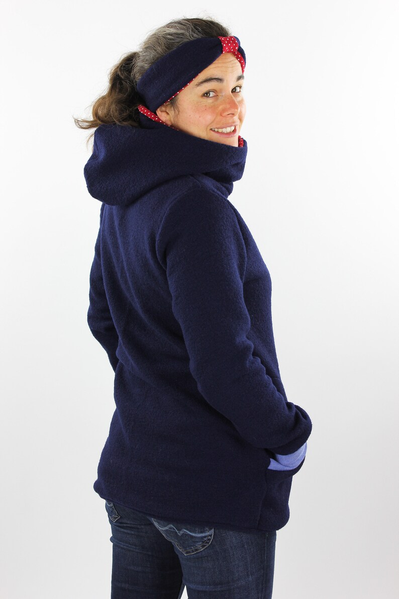 Women/'s wool walk jacket navy blue with dots on red