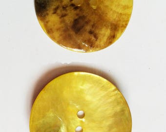 4 35mm yellow Pearl buttons