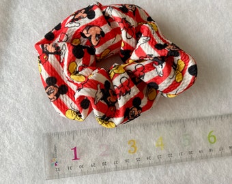 Red stripe boy mouse VSCO 90’s knit scrunchie