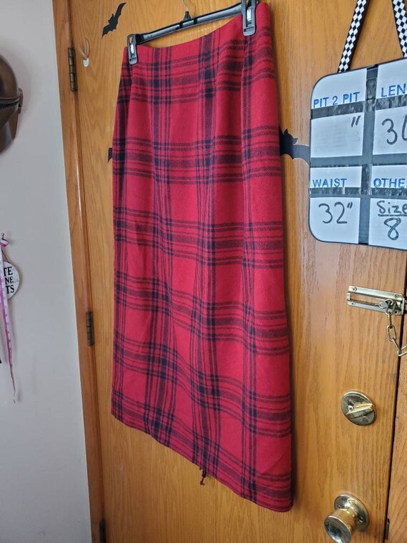 Gorgeous Vintage below the knee wool blend tartan… - image 7