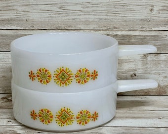 Vintage Ovenware, Milk Glass, Orange & Yellow Pinwheel Handled Soup Bowl Set J2639