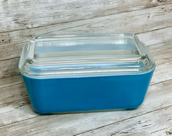 Vintage Pyrex, Horizon Blue Refrigerator Dish with Lid 502