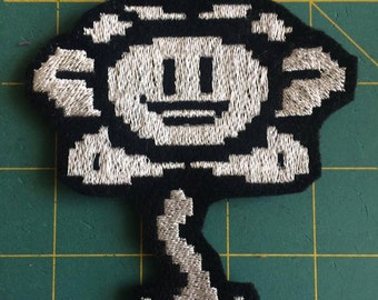 Écusson thermocollant Flowey Flower 4" inspiré d'Undertale