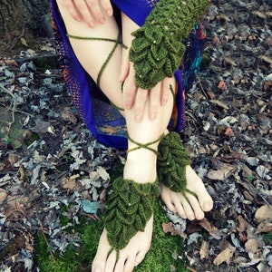 Crochet PATTERN: Mermaid Mitts & Barefoot Sandals / Crocodile Stitch Gloves / Croc Stitch Barefoot Sandals /Instant Download PDF