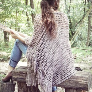 Crochet PATTERN: Freewheelin' Poncho / Keyhole Collar Fringed Poncho / Easy Crochet Pattern / Instant Download PDF image 5