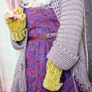 Crochet PATTERN: Rambler's Mitts & Armwarmers / Easy Crochet Tutorial Pattern Pack / Fingerless Gloves Pattern / Instant Download PDF image 6