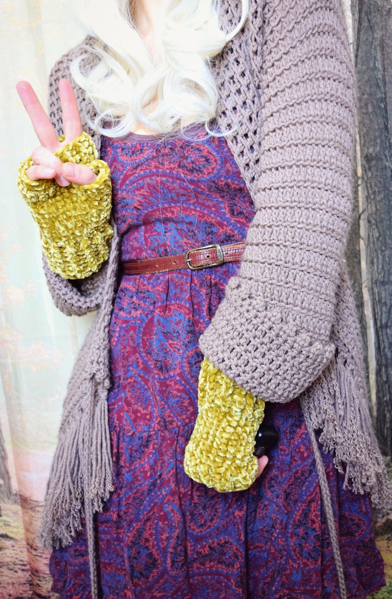 Crochet PATTERN: Rambler's Mitts & Armwarmers / Easy Crochet Tutorial Pattern Pack / Fingerless Gloves Pattern / Instant Download PDF image 6