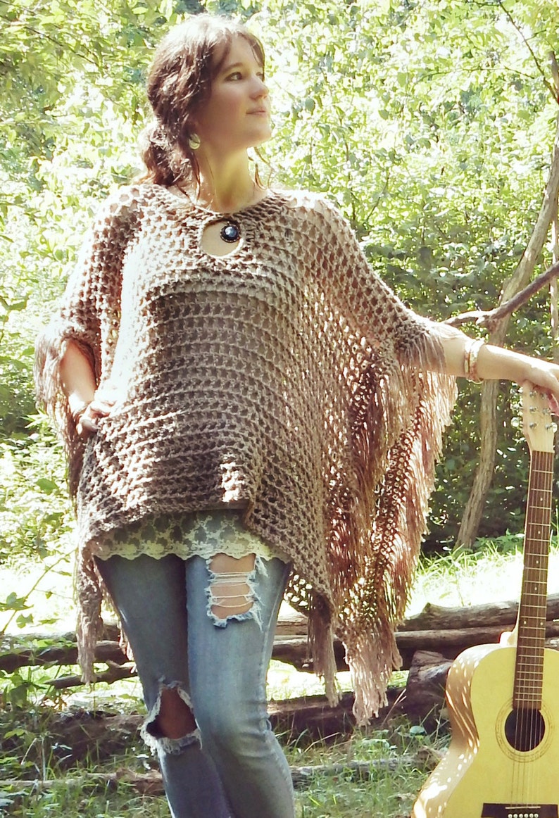 Crochet PATTERN: Freewheelin' Poncho / Keyhole Collar Fringed Poncho / Easy Crochet Pattern / Instant Download PDF image 3