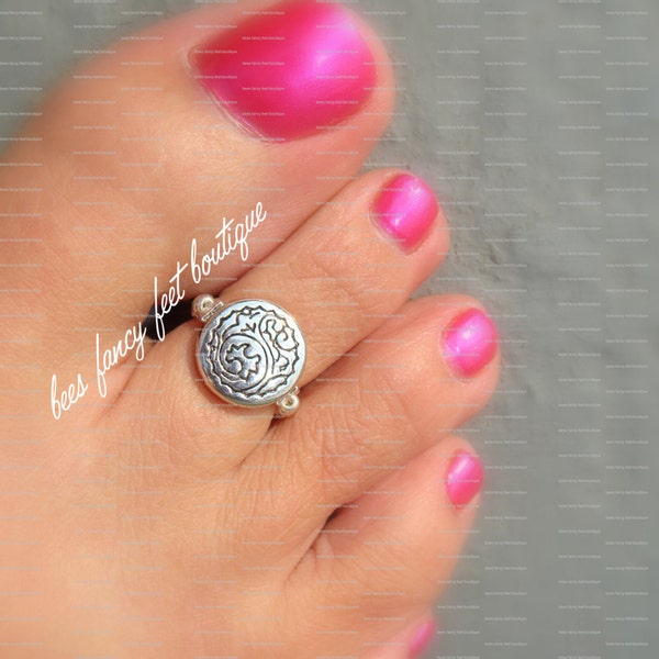 Silver Tone Tribal Windwave Coin Stretch Bead Toe Ring