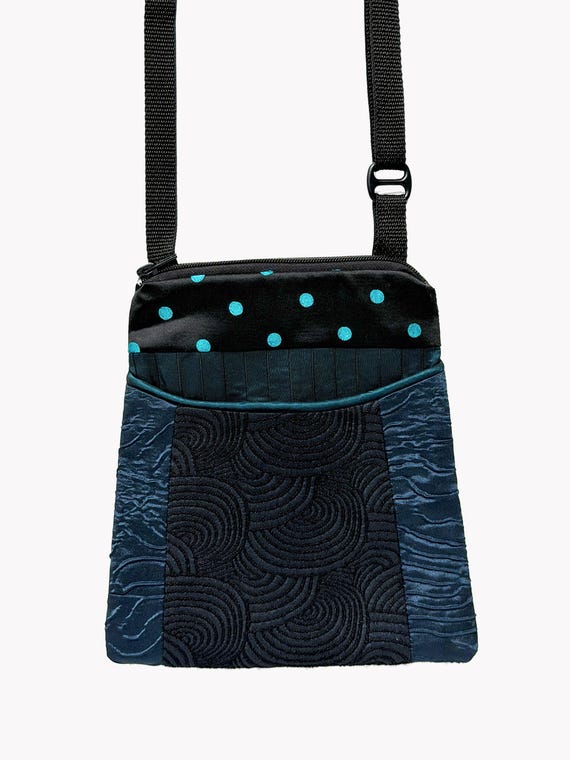 Light weight Adjustable Purse in Teal Scallop