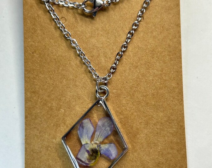 Real Pressed Violet Flower Resin Necklace